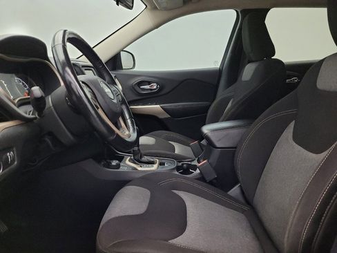 Used 2018 Jeep Cherokee Latitude w/ Altitude Package image 17
