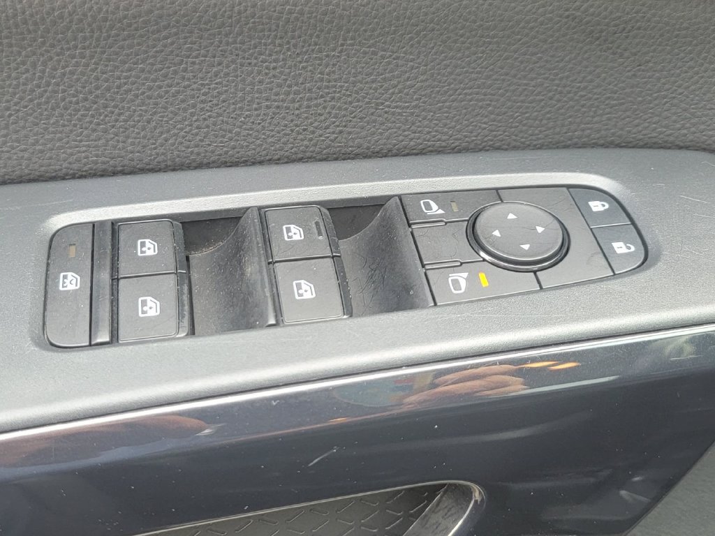 Used 2025 Nissan Pathfinder SV AWD/4WD image 35