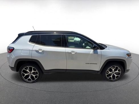 Used 2025 Jeep Compass Limited AWD/4WD image 16