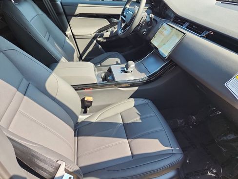 Used 2026 Land Rover Range Rover Evoque S image 3
