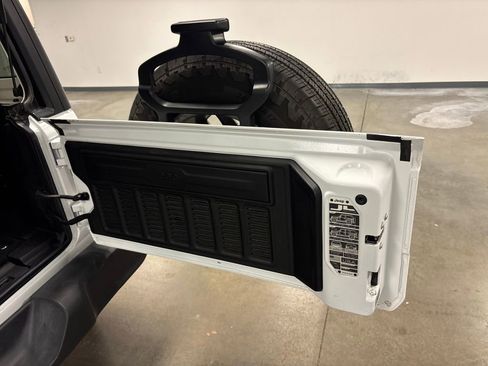 Used 2024 Jeep Wrangler Sport S image 18