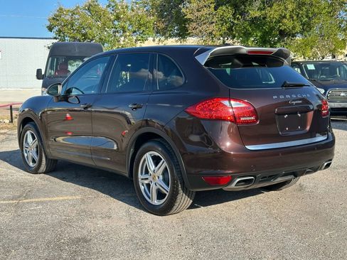 Used 2014 Porsche Cayenne Platinum Edition image 4