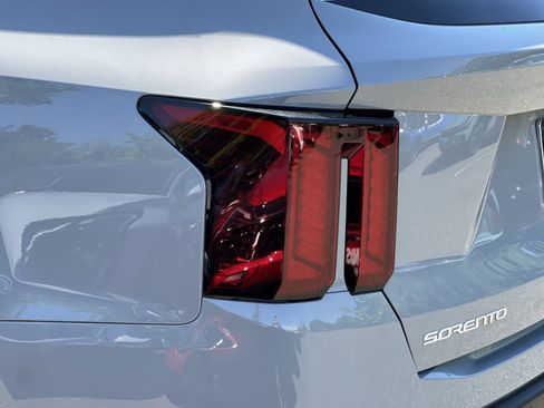 New 2026 Kia Sorento S AWD/4WD image 22