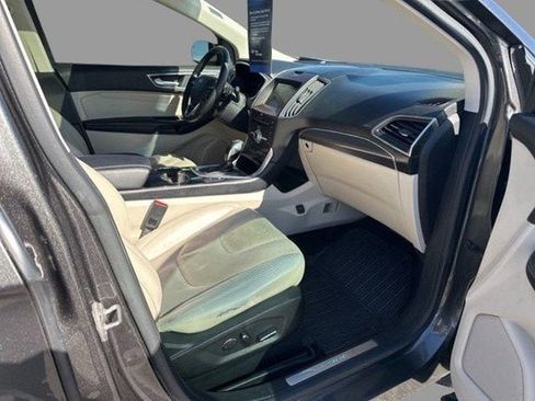 Certified 2018 Ford Edge Titanium w/ Equipment Group 302A image 3