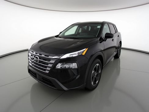 Used 2025 Nissan Rogue SV AWD/4WD image 3