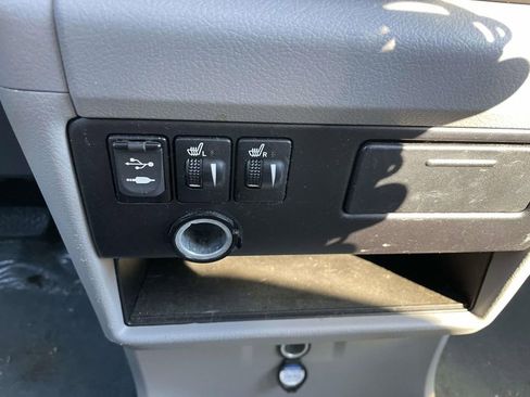 Used 2015 Toyota Sienna XLE w/ XLE Navigation Package image 41