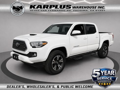 Used 2017 Toyota Tacoma TRD Sport w/ Tow Package RWD image 1