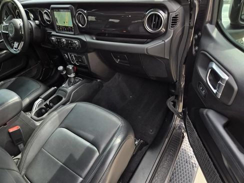 Used 2021 Jeep Wrangler Unlimited Sahara AWD/4WD image 8