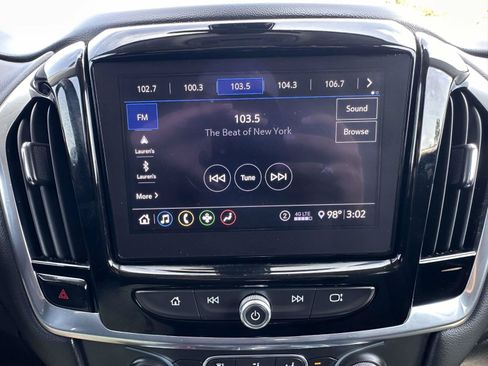 Used 2021 Chevrolet Traverse LT AWD/4WD image 22