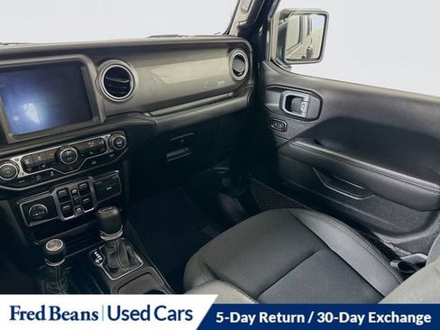 Used 2022 Jeep Wrangler Unlimited Sahara w/ Cold Weather Group AWD/4WD image 30