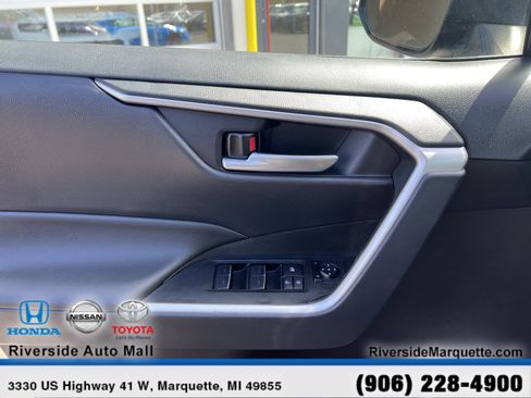 Used 2025 Toyota RAV4 XLE AWD/4WD image 23