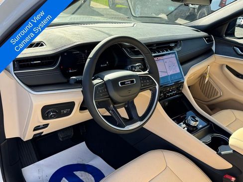 New 2025 Jeep Grand Cherokee Limited w/ Luxury Tech Group II image 18