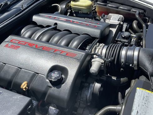 Used 2007 Chevrolet Corvette Coupe w/ Preferred Equipment Group RWD image 31