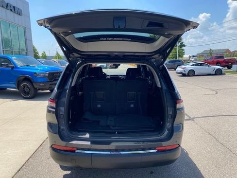 Certified 2022 Jeep Grand Cherokee L Limited AWD/4WD image 27