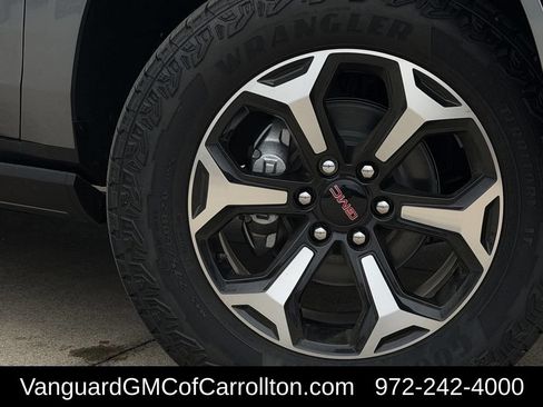 New 2026 GMC Yukon XL AT4 w/ AT4 Premium Package AWD/4WD image 9