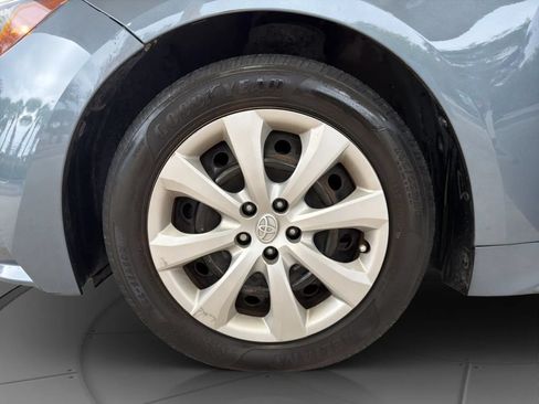 Used 2020 Toyota Corolla LE FWD image 22
