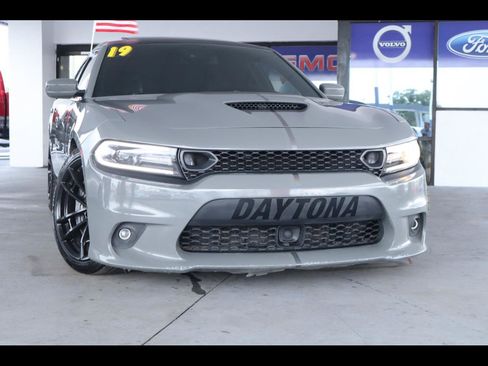 Used 2019 Dodge Charger Scat Pack w/ Daytona Edition Group RWD image 1