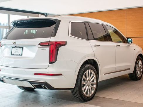 Used 2023 Cadillac XT6 Premium Luxury w/ Technology Package AWD/4WD image 6