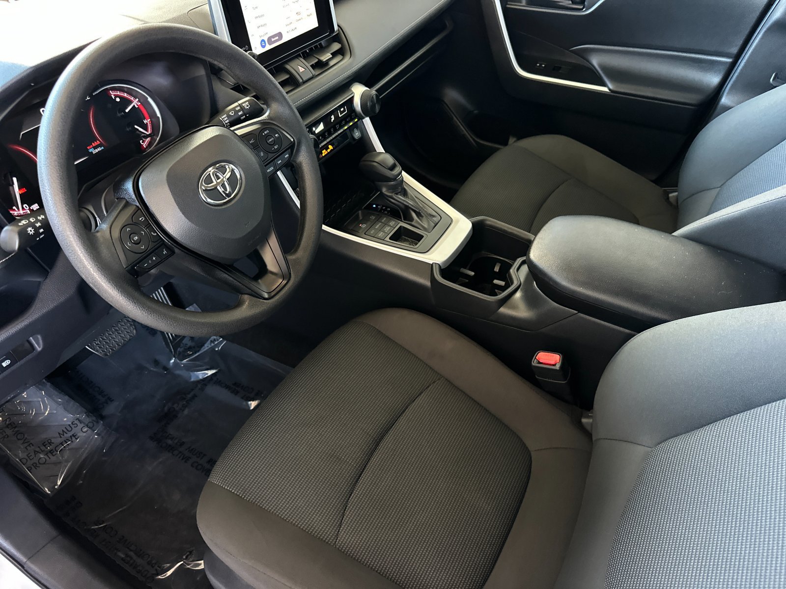 Used 2025 Toyota RAV4 LE AWD/4WD image 9