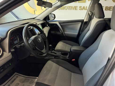 Used 2015 Toyota RAV4 LE AWD/4WD image 23