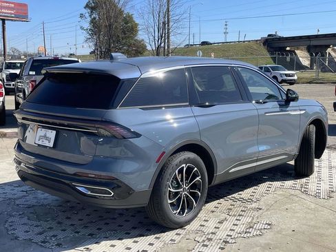 New 2026 Lincoln Nautilus Premier image 3