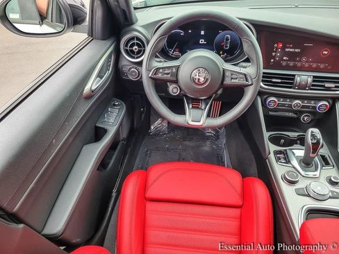 New 2025 Alfa Romeo Giulia w/ Veloce Package AWD image 12