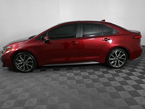 Used 2022 Toyota Corolla XSE image 3