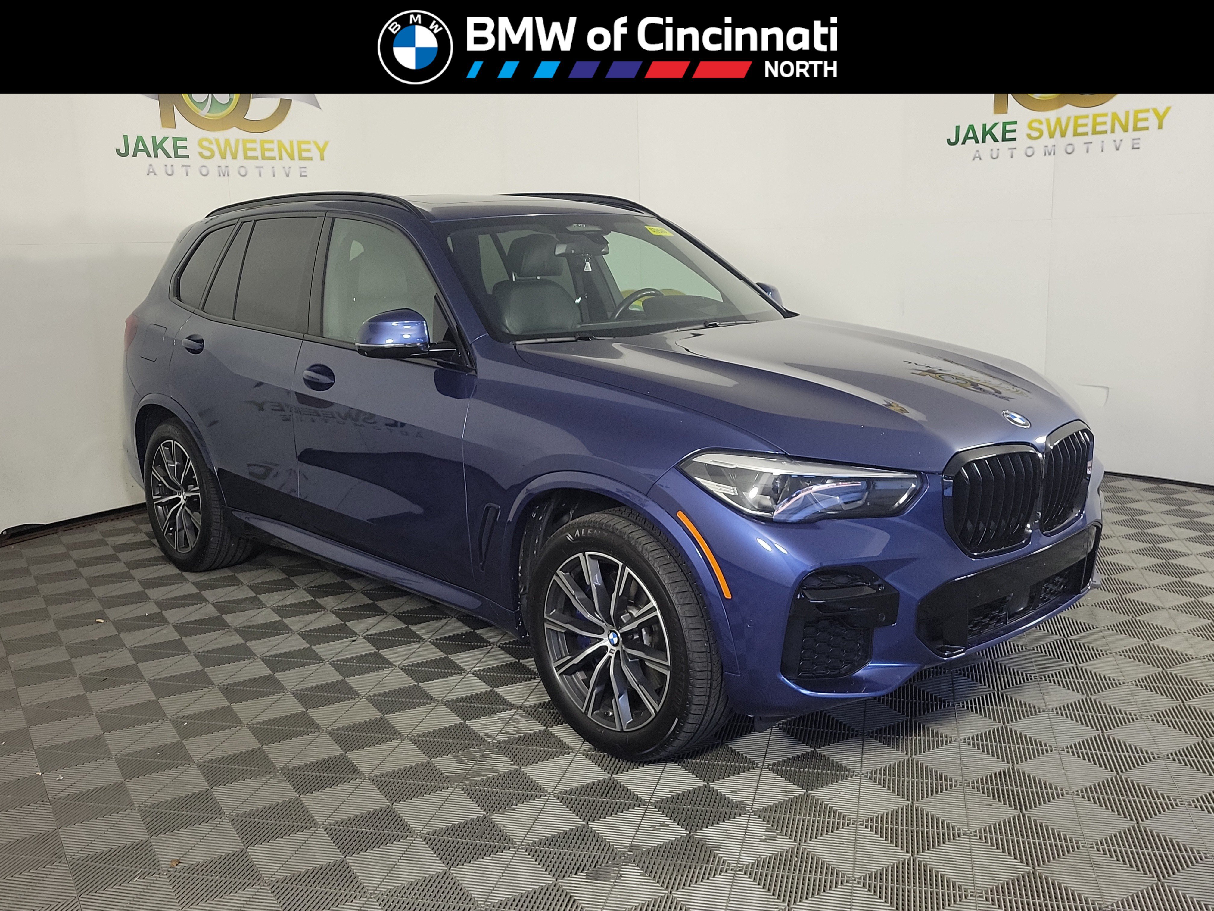 Used 2022 BMW X5 xDrive40i w/ M Sport Package AWD/4WD image 1