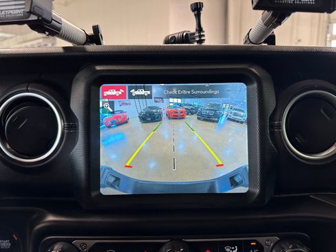 Used 2021 Jeep Gladiator Overland w/ Popular Equipment Package image 36