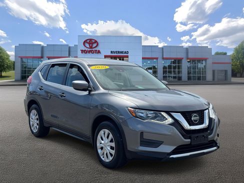 Used 2020 Nissan Rogue S FWD image 2