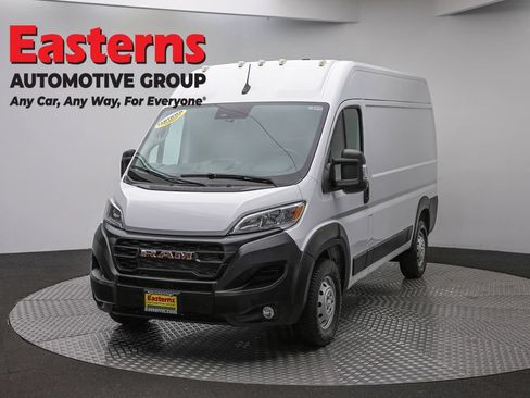 Used 2023 RAM ProMaster 2500 w/ Convenience Group FWD image 1