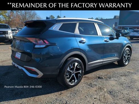 Used 2025 Kia Sportage EX image 4