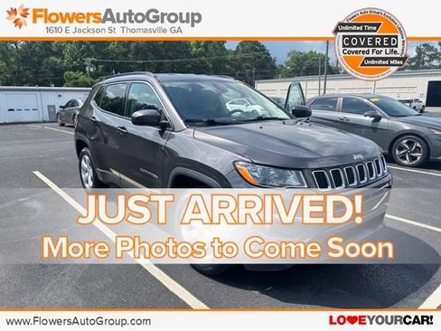 Used 2020 Jeep Compass Latitude w/ Popular Equipment Group AWD/4WD image 1