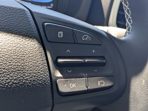 New 2025 Hyundai Venue Limited image 24