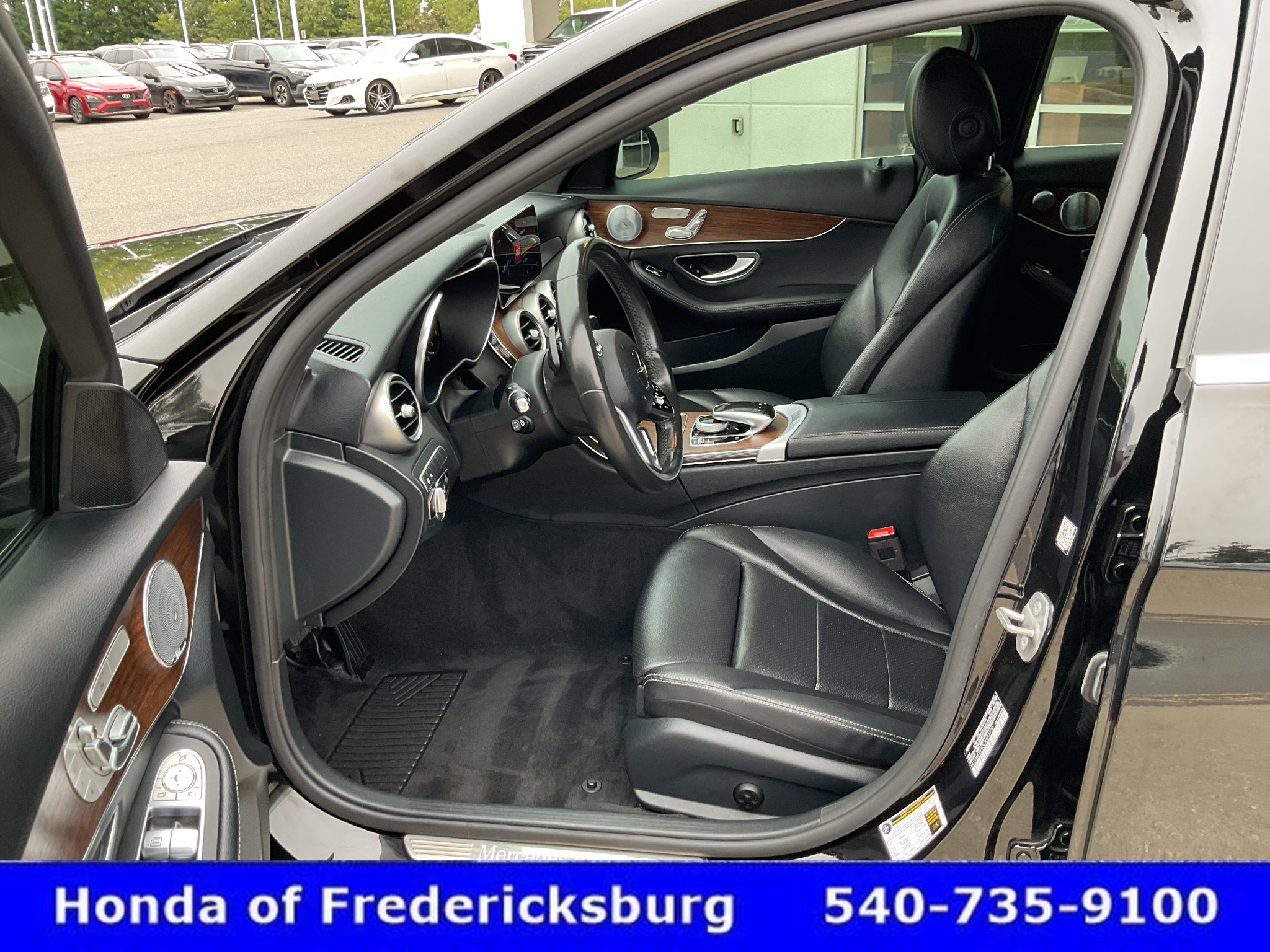 Used 2020 Mercedes-Benz C 300 4MATIC Sedan image 25