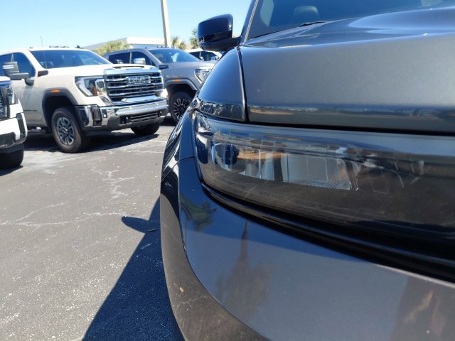Used 2023 Jeep Grand Cherokee L Laredo RWD image 10