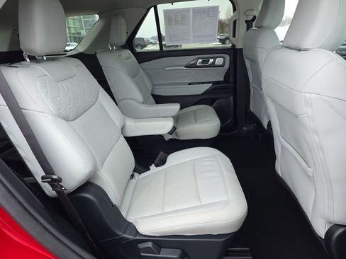 Used 2025 Ford Explorer Platinum w/ LUX Leather Package image 37