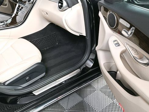 Used 2019 Mercedes-Benz C 300 Sedan image 23