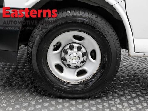 Used 2021 Chevrolet Express 2500 RWD image 29
