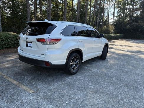 Used 2016 Toyota Highlander XLE FWD image 6