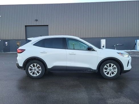 Used 2023 Ford Escape Active image 2