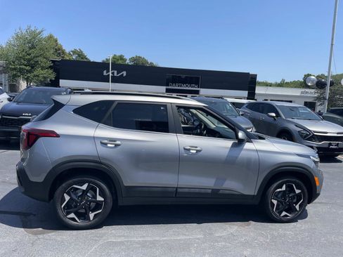 Used 2024 Kia Seltos EX AWD/4WD image 9