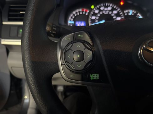 Used 2012 Toyota Camry LE image 18