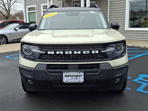 Used 2025 Ford Bronco Sport Outer Banks w/ Outer Banks Tech Package+ image 2