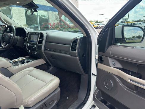 Used 2021 Ford Expedition XLT AWD/4WD image 10