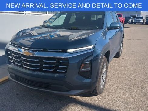 Used 2025 Chevrolet Equinox LT AWD/4WD image 13