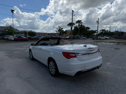 Used 2014 Chrysler 200 Touring FWD image 7