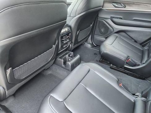 New 2025 Jeep Grand Cherokee L Limited w/ Black Appearance Package image 21