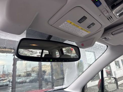 Used 2016 Subaru Forester 2.5i Touring w/ Eyesight & Navigation System image 15