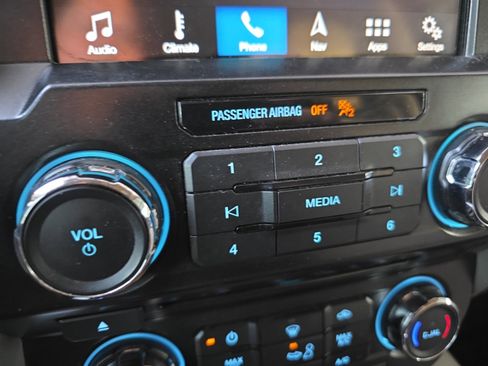 Used 2016 Ford F150 Lariat image 14